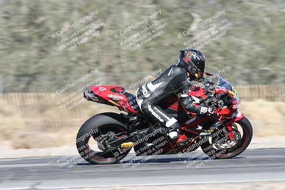 media/Dec-04-2025-Racers Edge (Thu) [[5ebc9f124d]]/3-B Group/5-Session 2 Turn 2 inside Speed Pans/